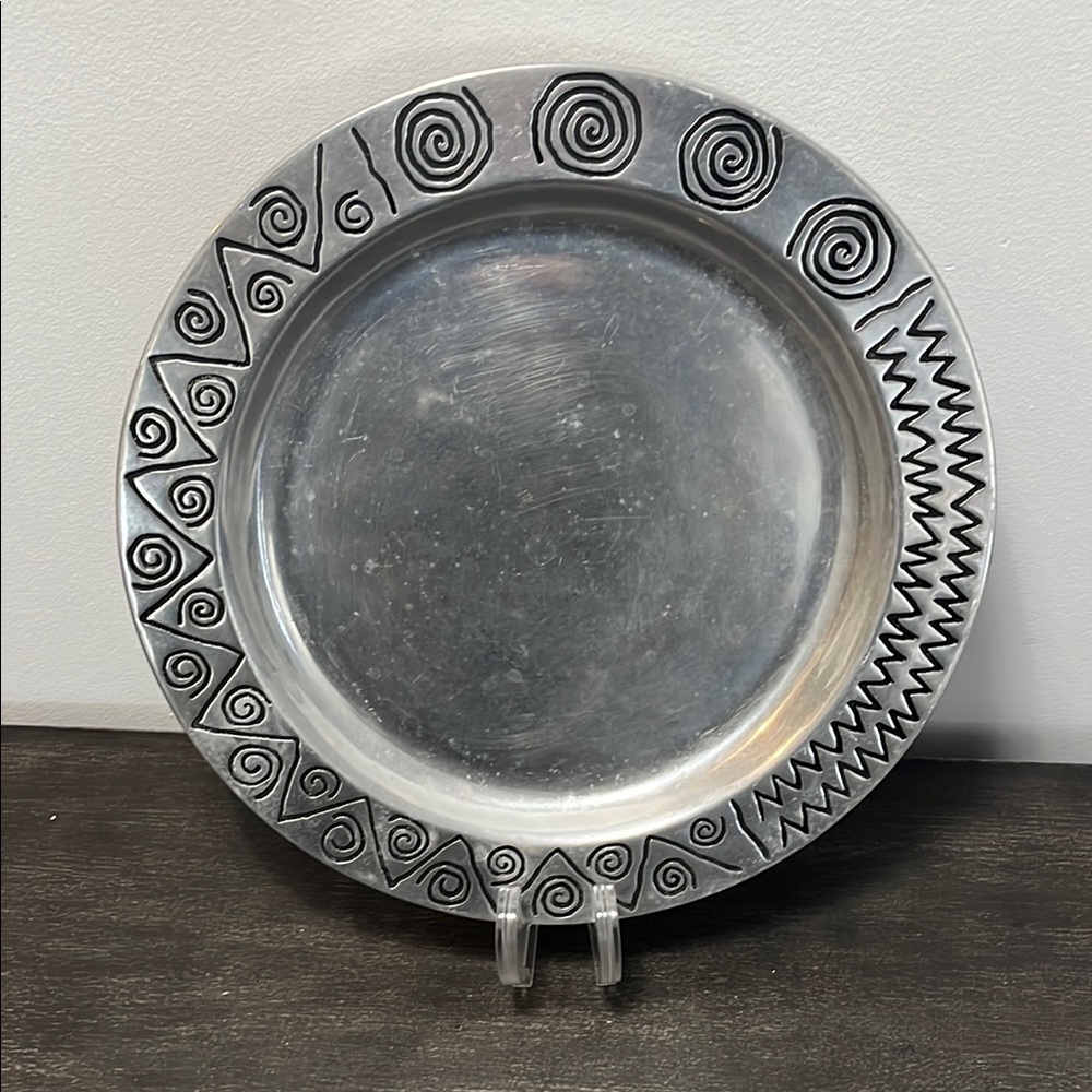 Wilton Armetale 12.5” Reggae Collection Round Tray